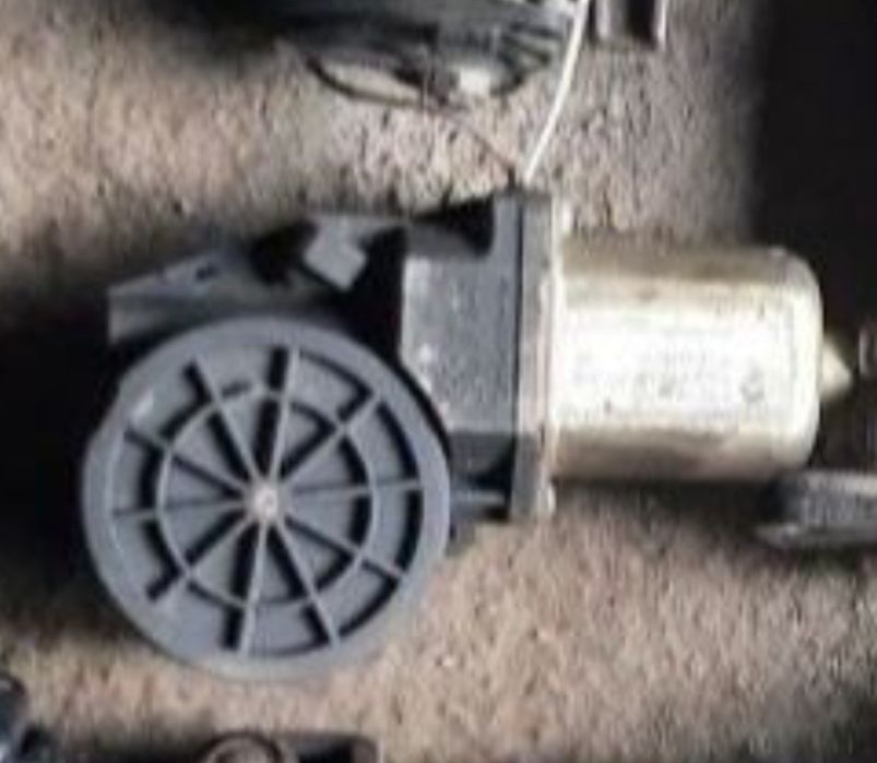 Продам запчасти на ваз 2110