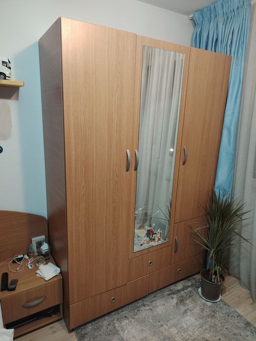 Pat pe colț 100/200,tăblie lata,noptiera, somniera pal, sifonier, biro