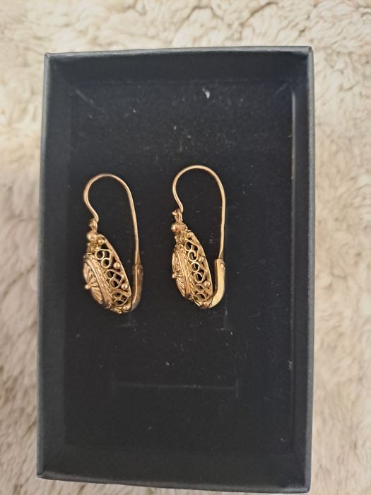 Vând cercei aur 14k  model vechi model superb  eleganți 4.23grame înăl