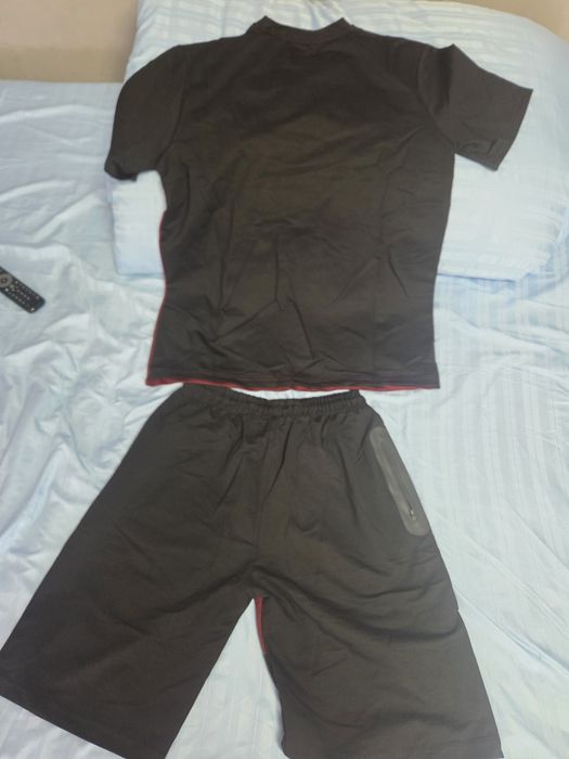 compleu nou nike tech pantaloni scurti tricou