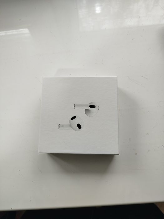 AirPods 3 yangi xolatta