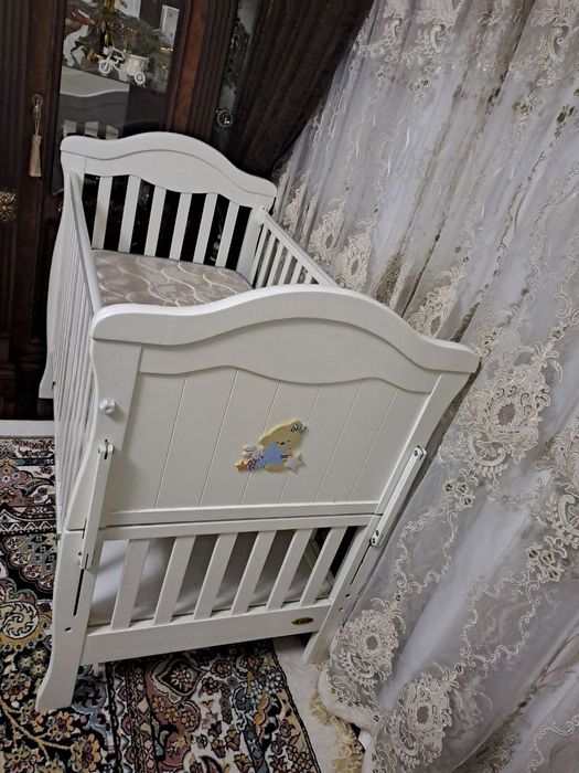 Детская кроватка
