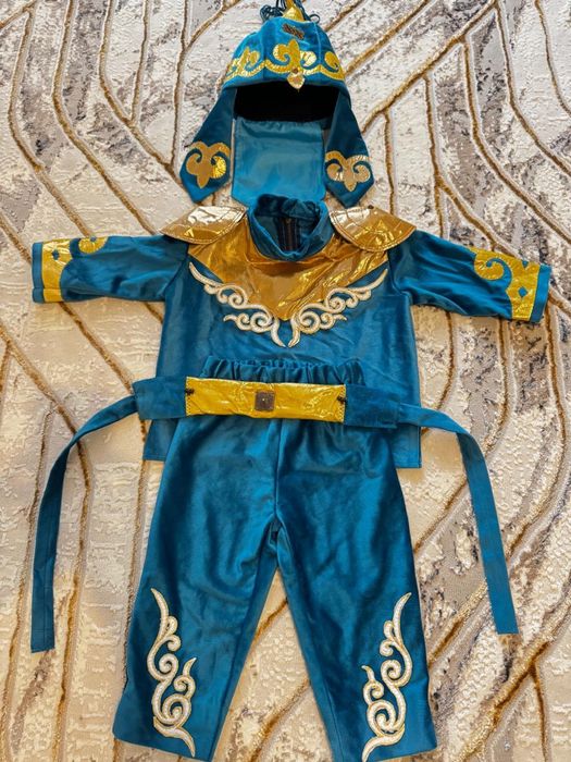 Костюм на тусаукесер