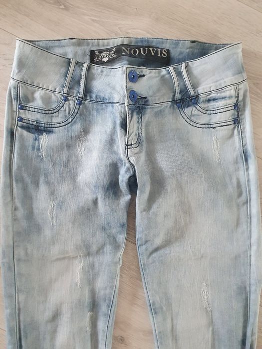 Blugi ,albastru deschis