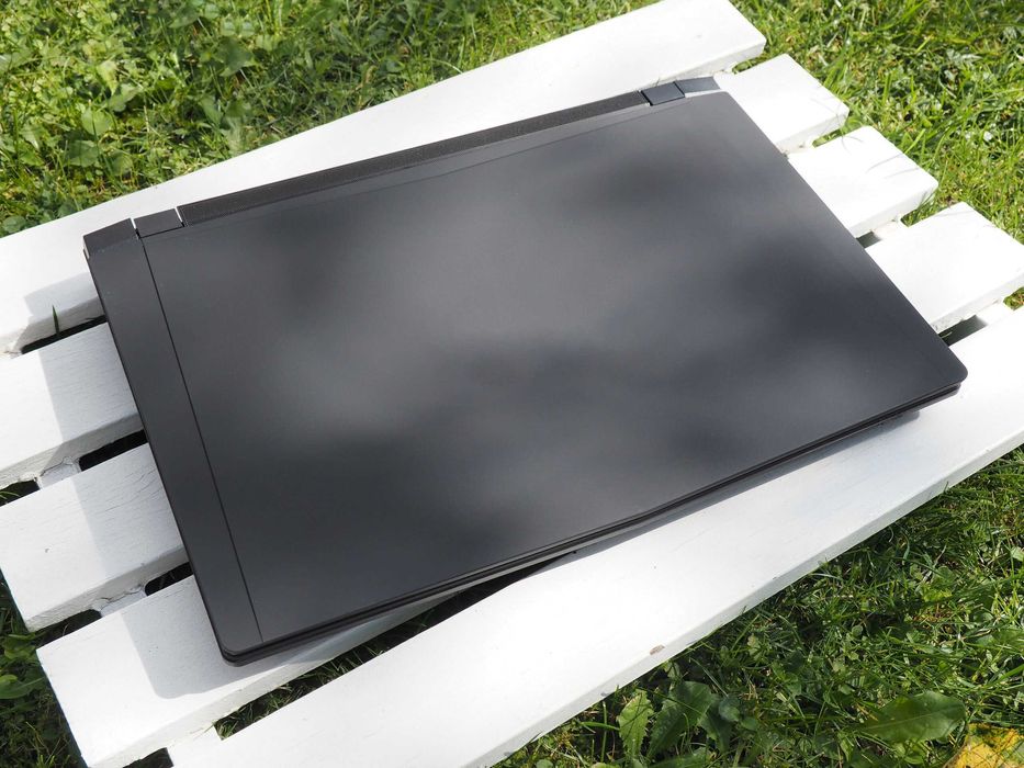 Laptop Gaming Clevo P751DM-G - Desktop Replacement (i7-6700K, GTX 980M 8GB, 32GB RAM, 4K)