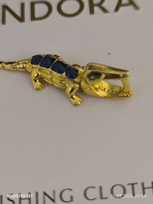 Charm Pandora crocodil