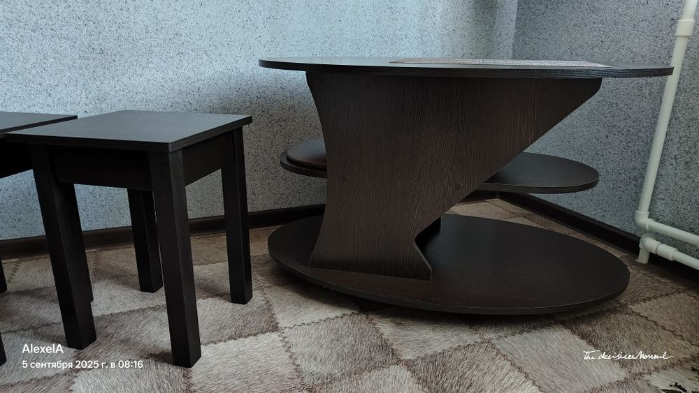 Журнал столик и стулья