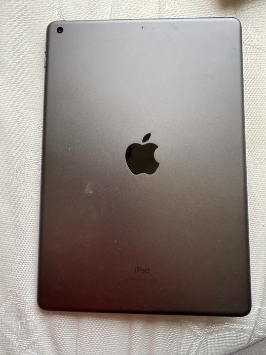 Vând Ipad cu pen ,perfect functională .
