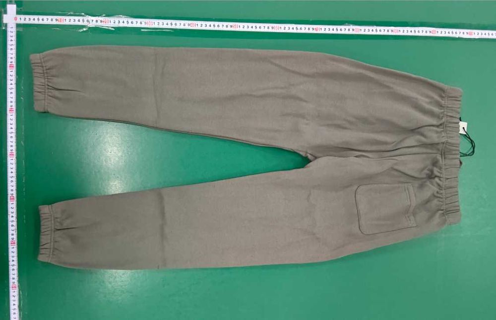 Pantaloni essential