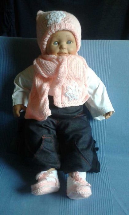 Шапки и шалчета - топли, меки комплекти за бебета и по-големи деца.