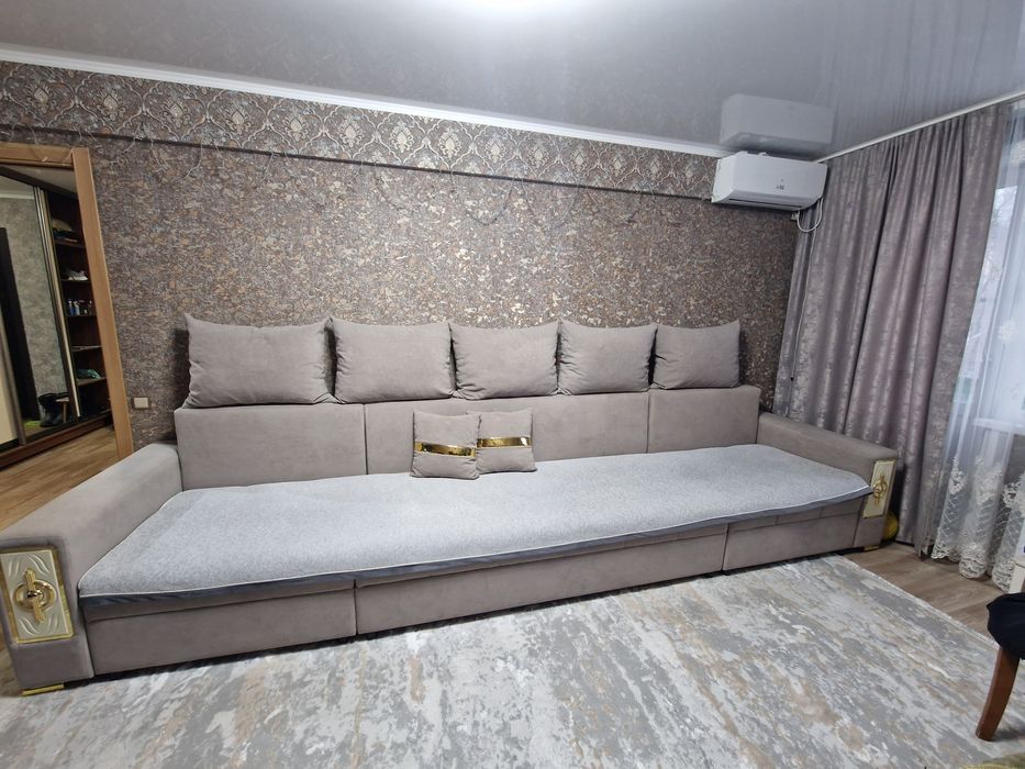 Продам диван 4-х метровый