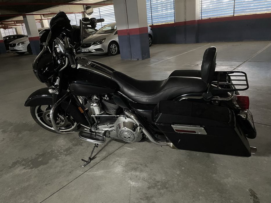 Street Glide FLHX