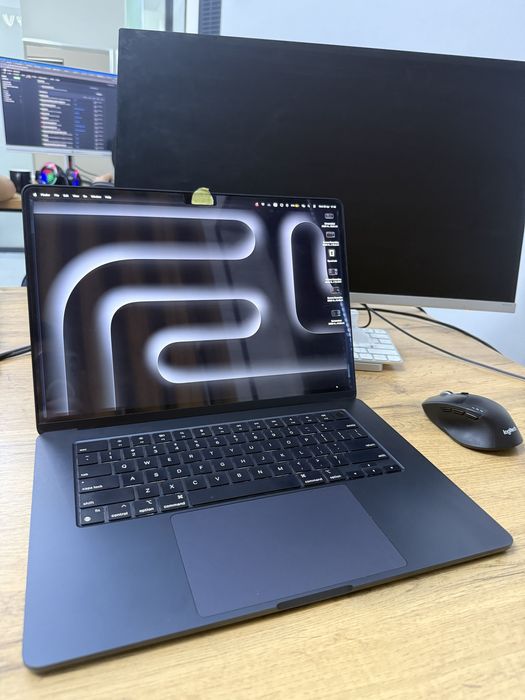 Macbook Air M3 16/256 (15)