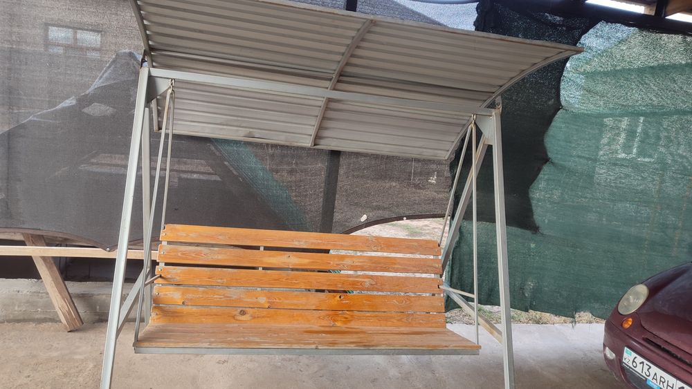 Качеля срочно самовывоз.Не большой торг.