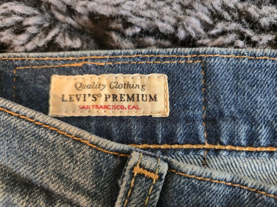 Оригинални дънки на (Levi's)
Раз