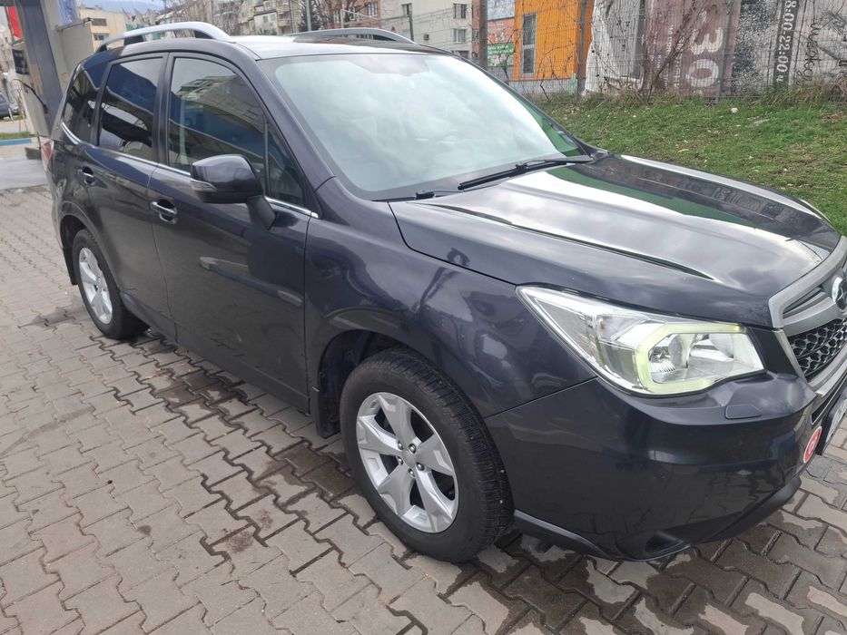 Продавам Subaru Forester 2,0 150 2013 г., газ, в отлично състояние.
