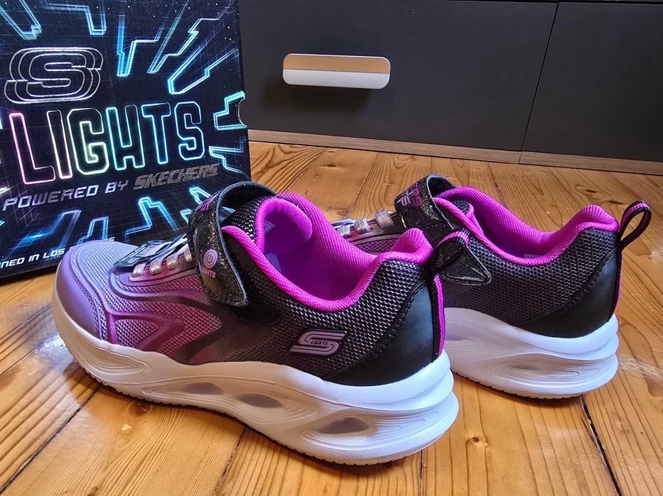 Светещи маратонки Skechers