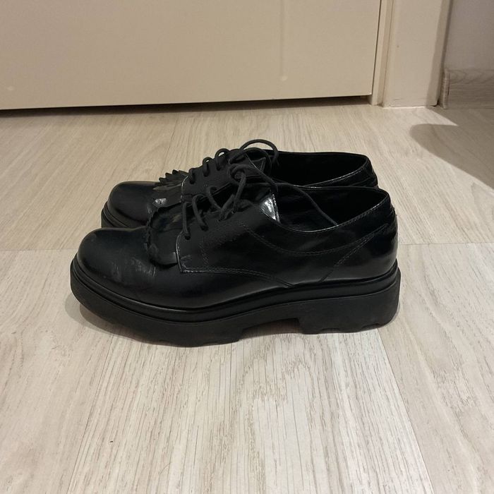 Чёрные туфли для девочек