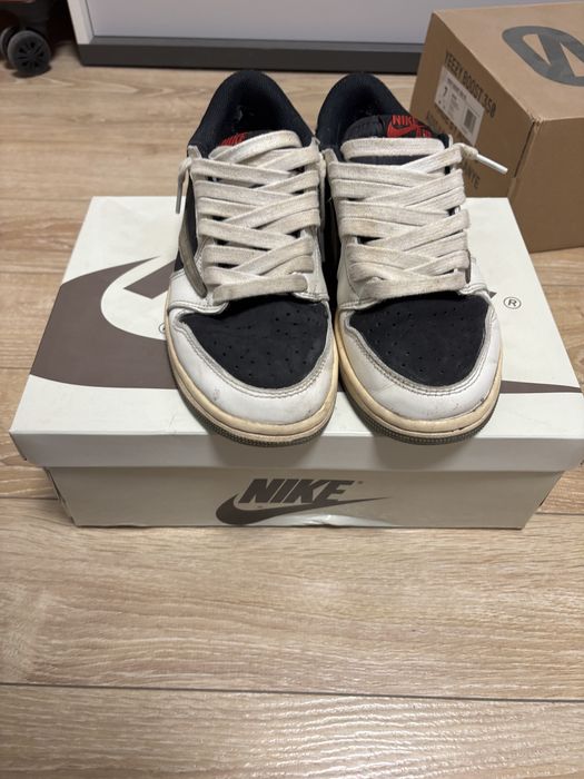 Travis scott jordan 1 low olive