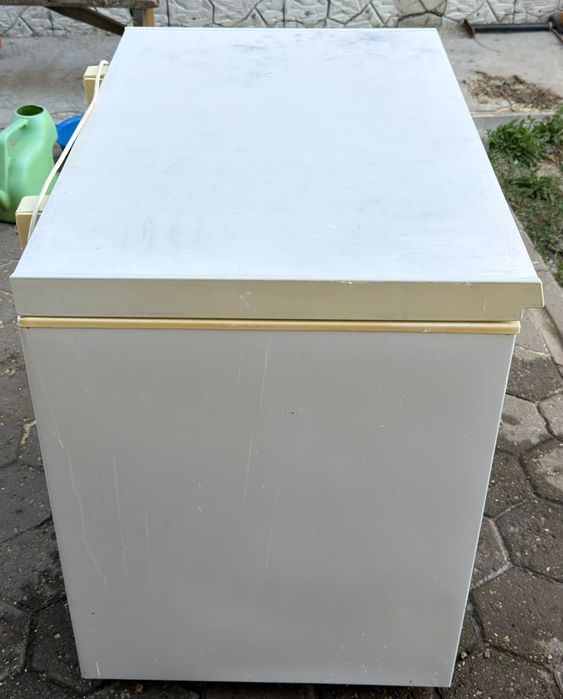 Продам морозильную камеру