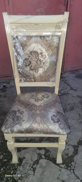 Срочно продам стол 12 сул