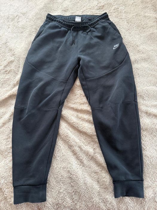 Pantaloni tech negri