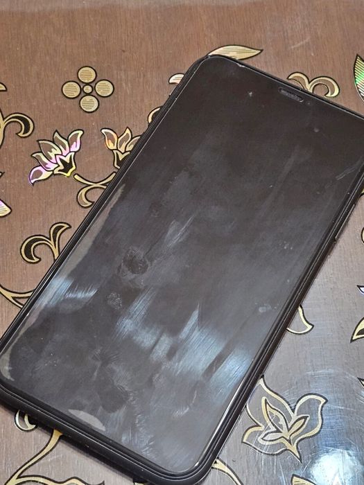 Айфон 11 черный.