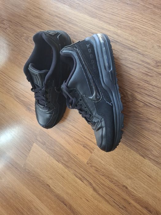 Nike air max маратонки 42 номер.