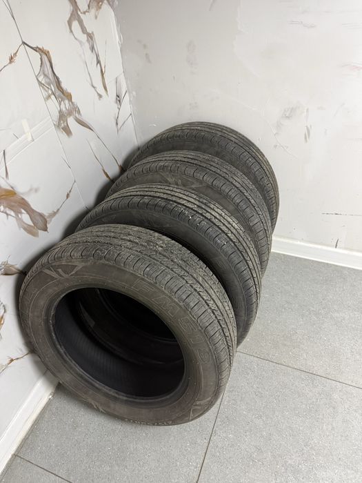 215/60/17 Балон летний.