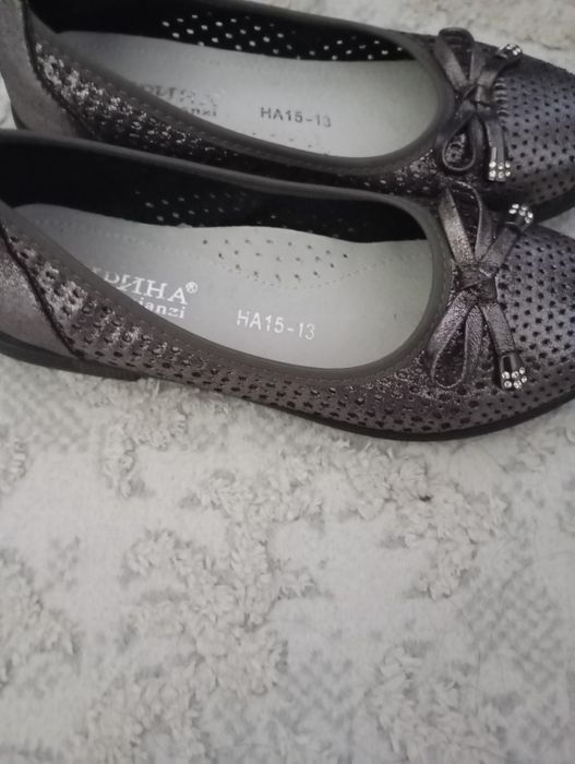 Для девочки летняя обувь на 31,32 рр подойдет.