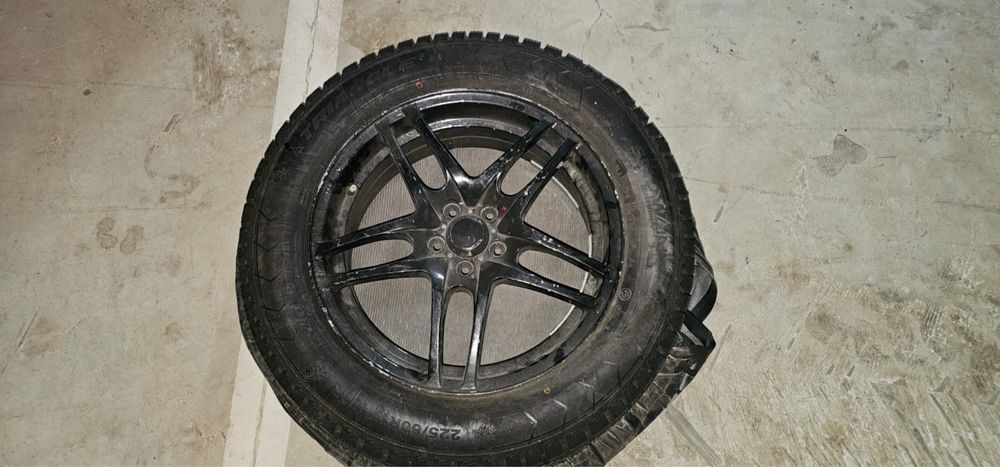 Продам диск резину 225/60 R17