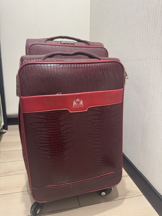 Продам 2 вместительных чемодана
