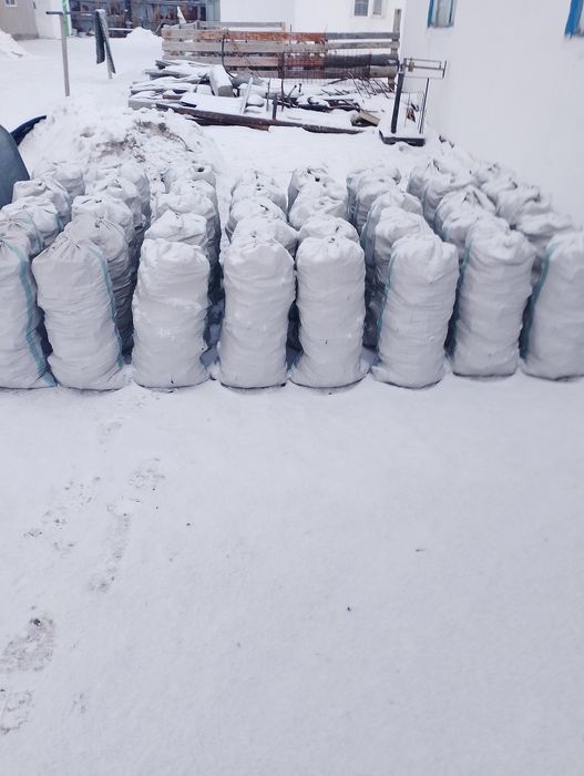 Уголь дрова в мешках