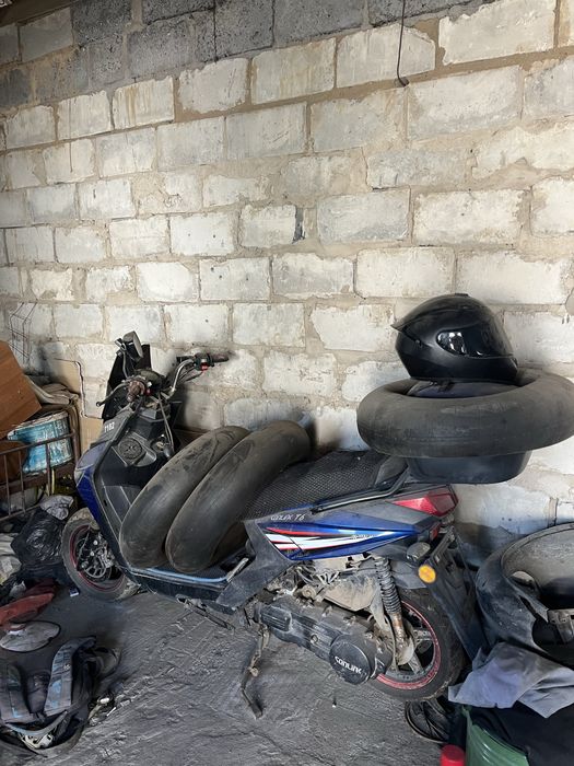 Продам срочно скутер не на ходу