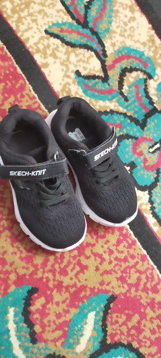 Продам кроссовки