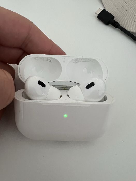 Vǎnd căşti APPLE AirPods Pro (gen.2)