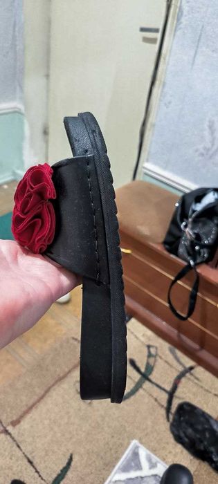 Продаются женские босоножки размер 39