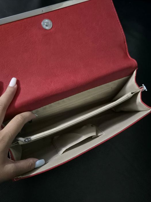 Poșetă elegantă roșie Lara Bags  model KIKA L