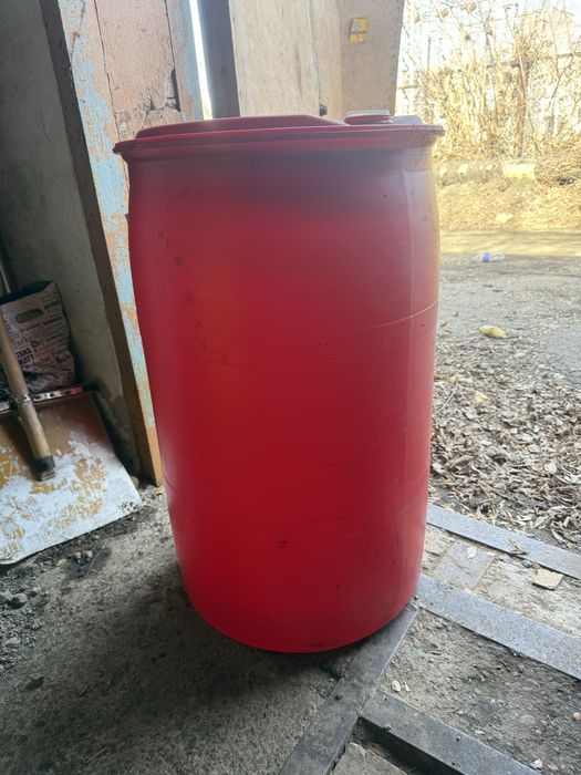 Продам бочки 200л б/у металлические