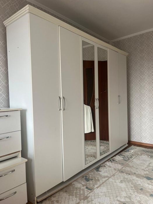 Спальный гарнитур продаётся