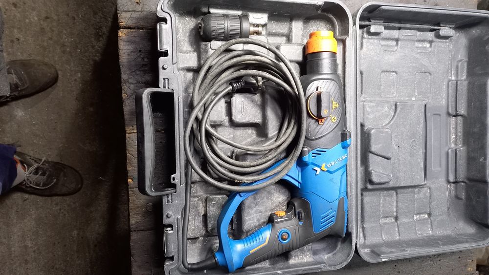 Bormasina cu percutie ,rotopercutor