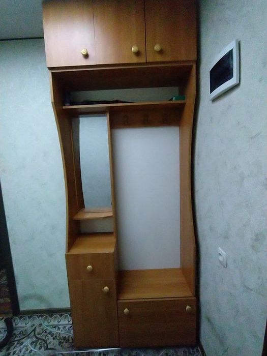 прихожка.  сотилади.   90 эни.  буйи   235