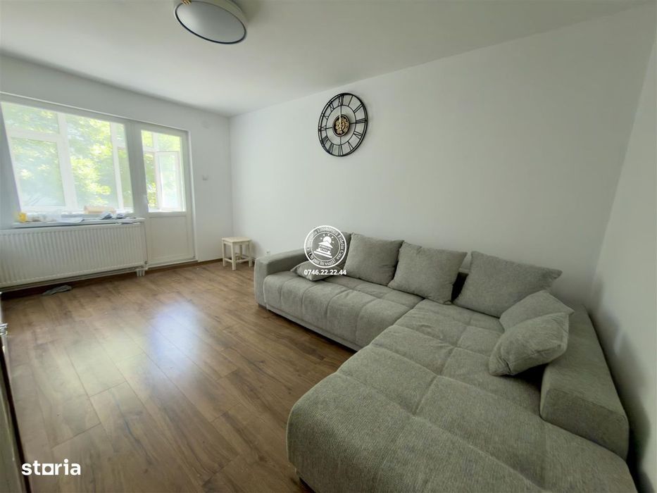 Apartament 3 camere, Dispecer, etaj intermediar