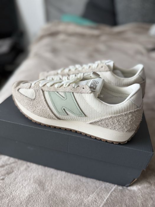 New Balance 274 crem cu verde menta piele intoarsa marimea 38 noi