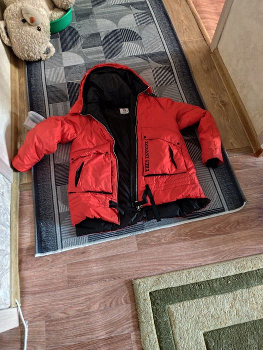 Продам куртку на девочку10-15 лет