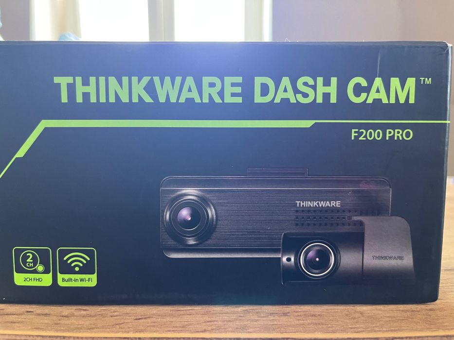 Thinkware F200 Pro видеорегистратор