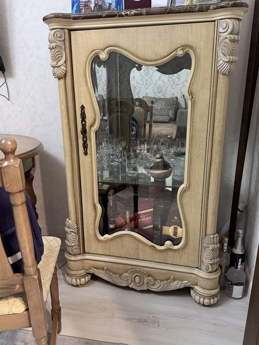 Витрины для гостиной