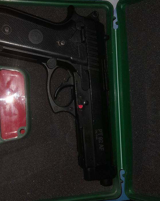 Pistol Taurus PT92