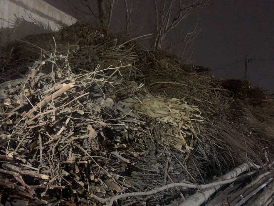 Утин сотилади   продаётся дрова