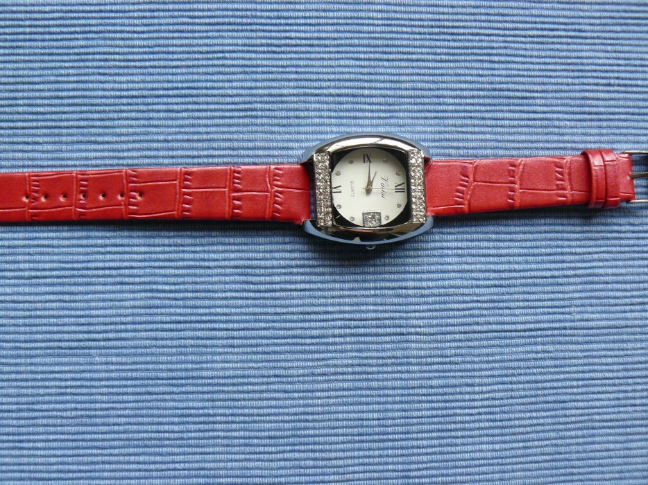 Ceas Dama VINISI CP04 Multiple Modele Mecanism Quartz,Curea Piele Eco,